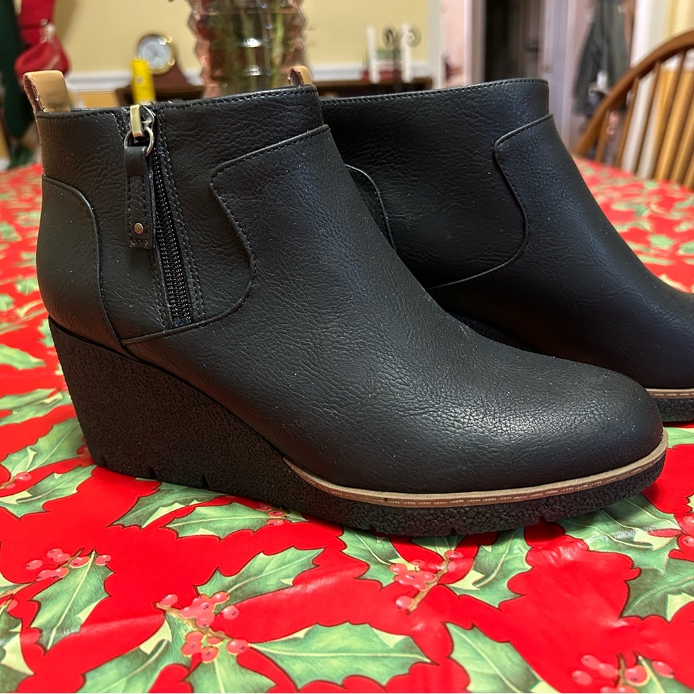 Women’s Dr. Scholl’s Bianca Wedge bootie 8.5